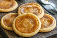 Golden Crème Brûlée Cookies with caramelized sugar tops showcasing Cute Easy Recipes Desserts that look fun, indulgent, and perfect for sharing or gifting.