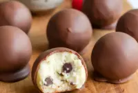 Simple Healthy Treats Made Easy Cottage Cheese Protein Balls for High Protein Snacks Desserts1 High Protein Snacks Desserts made with cottage cheese protein balls dipped in chocolate, a no-bake option for Protein Packed Desserts and Protein Snacks For Adults looking for a sweet, satisfying bite.